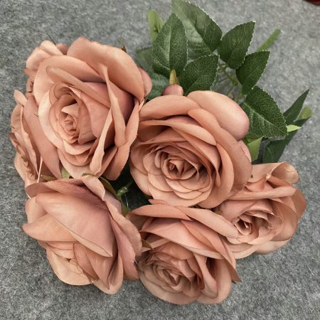 Bouquet-de-fleurs-roses-artificielles-réalistes-marron